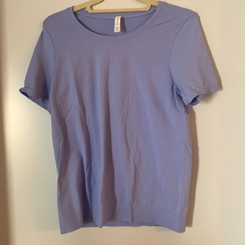 Athleta women’s tee